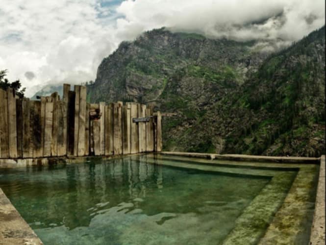 Kheer-ganga hot water pond image